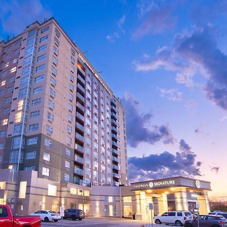 Sandman Signature Toronto Airport Hotel Exterior photo